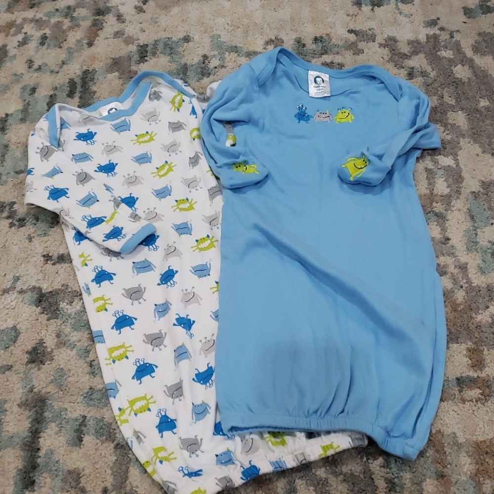 Set of 2 boys 0-6m sleeper night gown pajamas